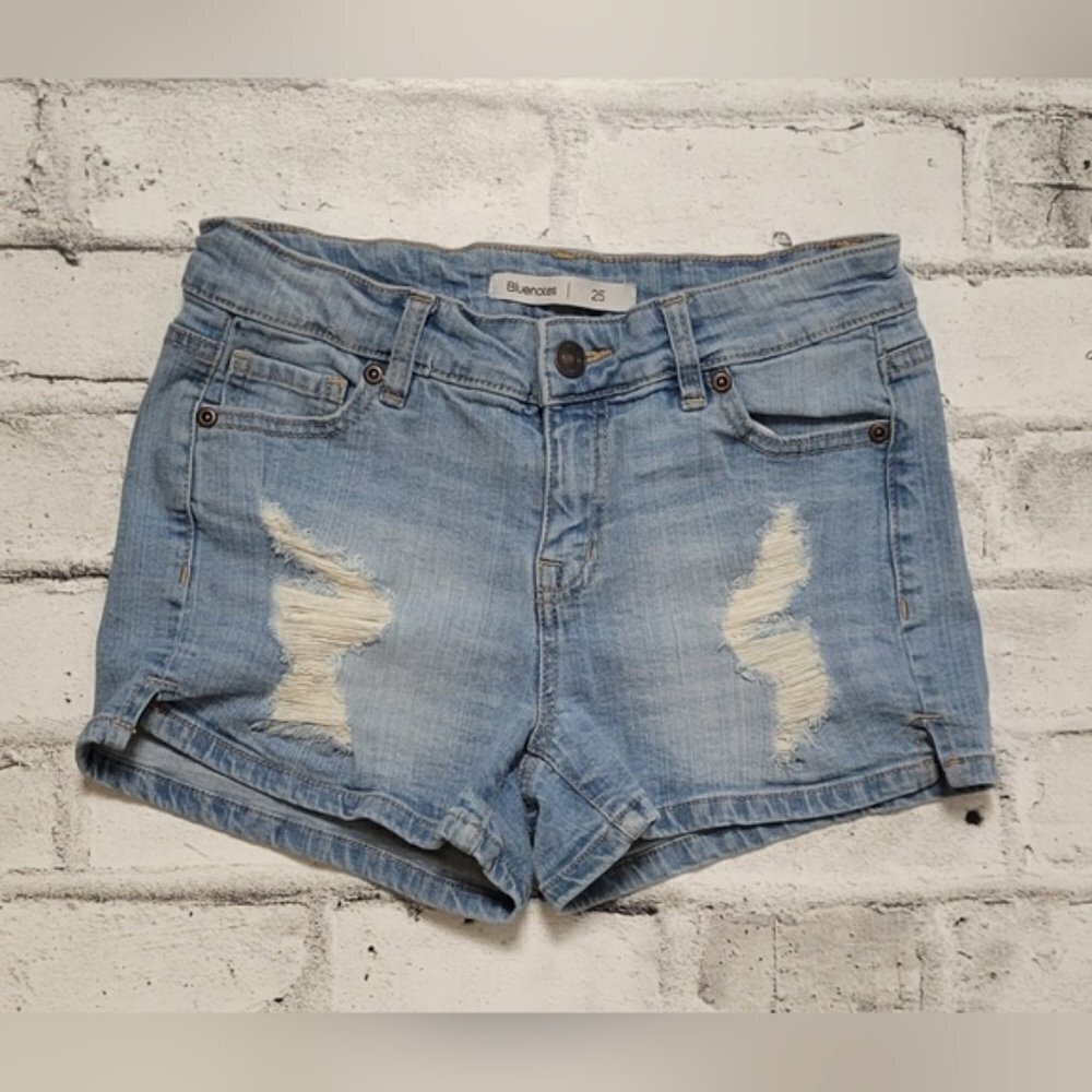 Bluenotes Distressed Denim Shorts Light Wash Low Rise Size 25